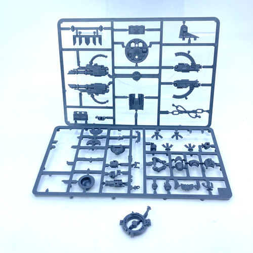 Space marines land raider - space,