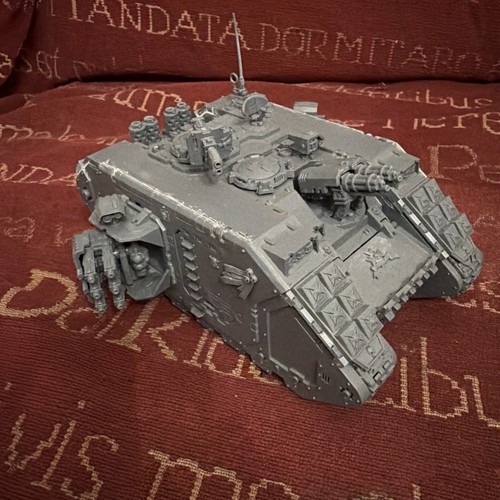 Space marine land raider - land,
