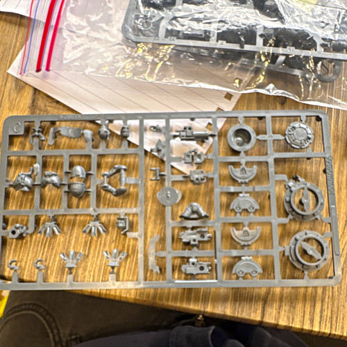 Oop 1999 space marines tank - space,